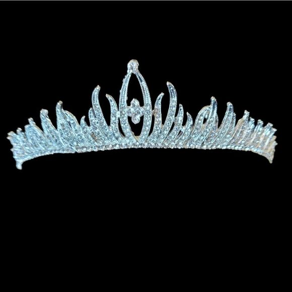 *Wedding tiera silver tone and rhinestones. - Picture 1 of 3